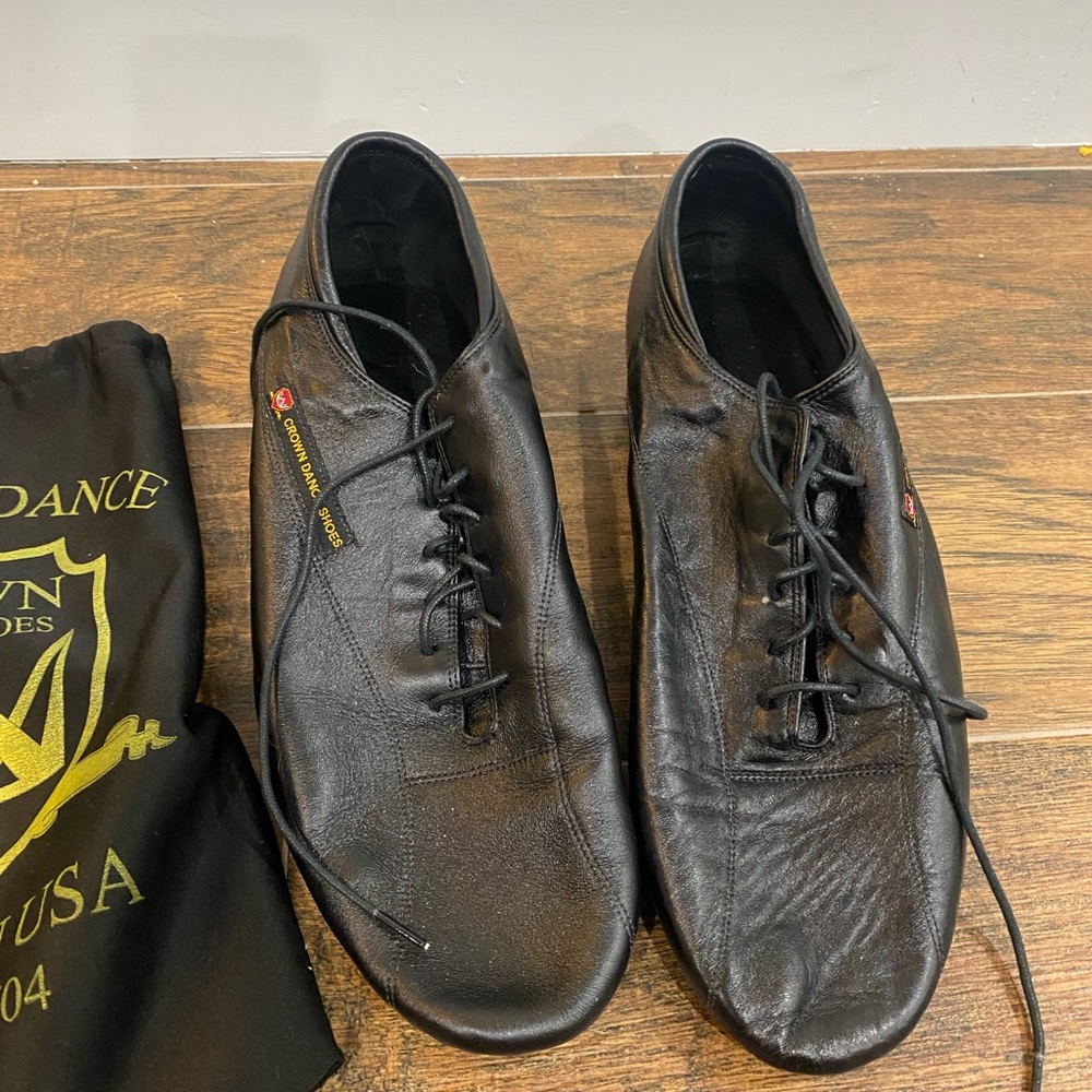 Crown Black Shoes Sleek and Stylish Men’s size 10